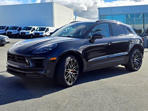Used 2024 Porsche Macan S image 2
