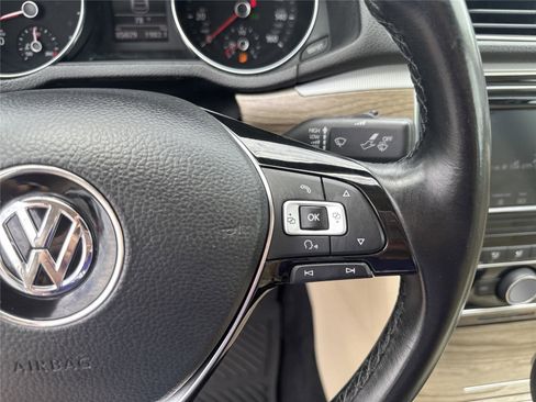 Used 2018 Volkswagen Passat 2.0T SE w/ SE Lighting Package FWD image 22