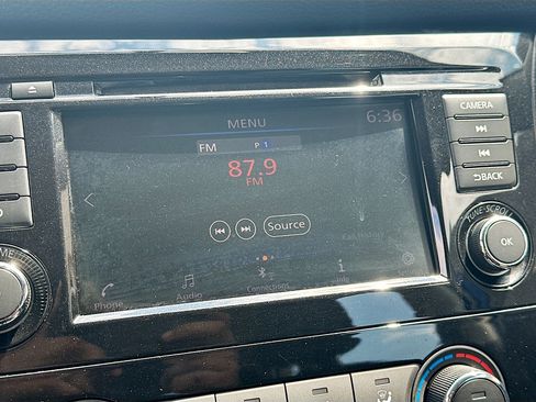Used 2018 Nissan Rogue S AWD/4WD image 19