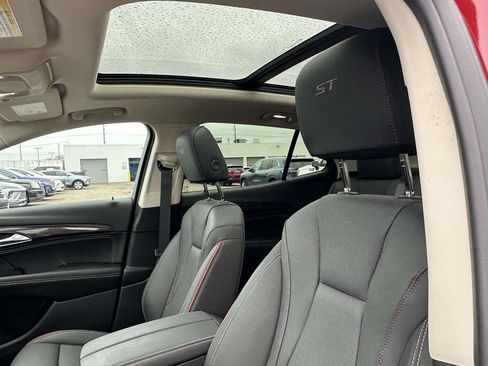 Used 2023 Buick Envision Essence w/ Sport Touring Package image 22