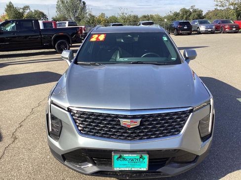 Used 2024 Cadillac XT4 Premium Luxury image 2