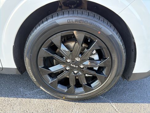 Used 2024 Kia Carnival SX Prestige FWD image 10
