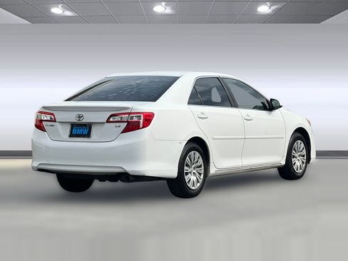 Used 2012 Toyota Camry LE image 8