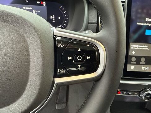 New 2026 Volvo XC90 B6 Plus w/ Protection Package Premier AWD/4WD image 13