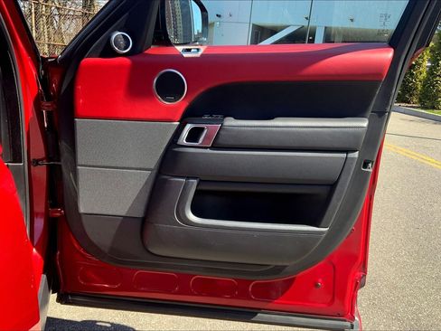 Used 2022 Land Rover Range Rover Sport HST image 22