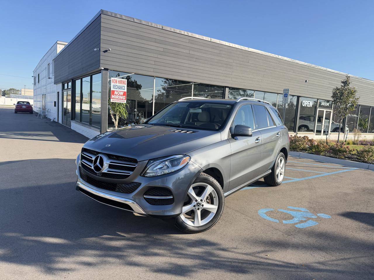 Used 2018 Mercedes-Benz GLE 350 4MATIC image 1
