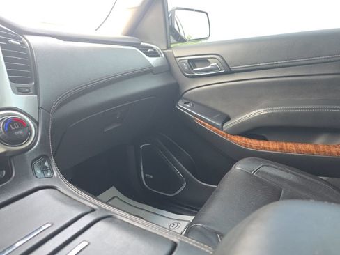 Used 2019 Chevrolet Tahoe Premier AWD/4WD image 18