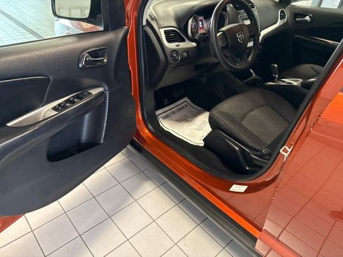 Used 2012 Dodge Journey SXT w/ Flexible Seating Group FWD image 13