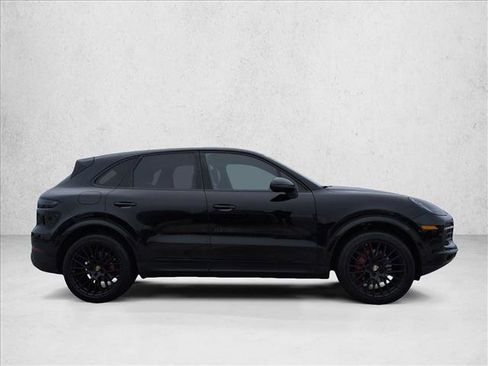 Used 2020 Porsche Cayenne image 4