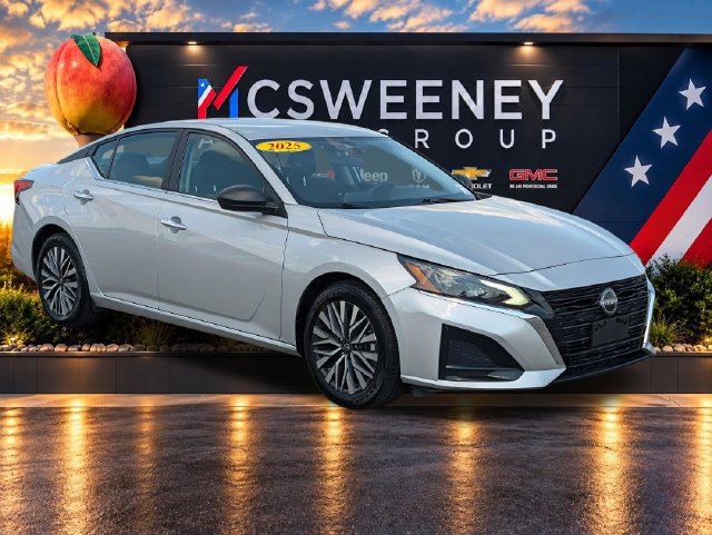 Used 2025 Nissan Altima 2.5 SV FWD image 7