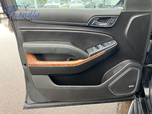 Used 2019 Chevrolet Suburban Premier AWD/4WD image 25