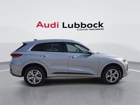 Used 2025 Audi Q5 Premium w/ Convenience Package image 9