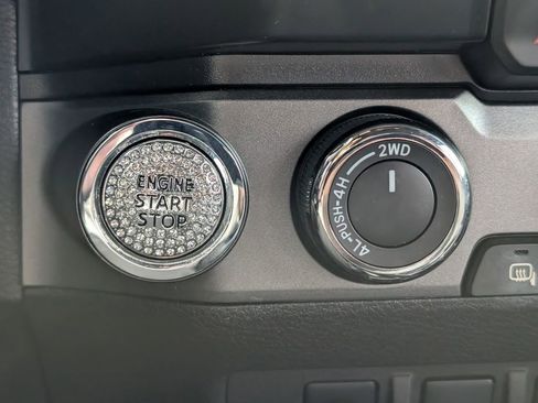 Used 2019 Toyota Tacoma TRD Off-Road image 22