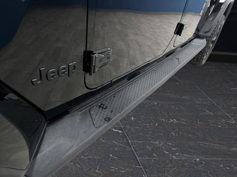 Used 2024 Jeep Gladiator Sport image 33