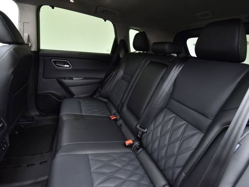 Used 2026 Nissan Rogue Platinum w/ Platinum Premium Package image 25