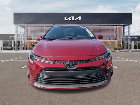 Used 2023 Toyota Corolla LE image 7