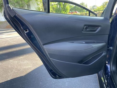 Used 2025 Toyota Corolla LE FWD image 11