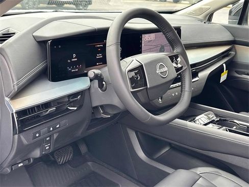 New 2025 Nissan Murano SL image 14