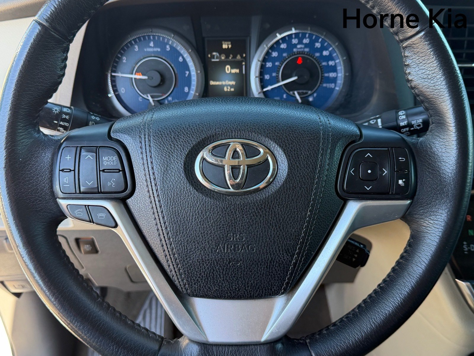 Used 2017 Toyota Sienna XLE w/ XLE Navigation Package FWD image 33