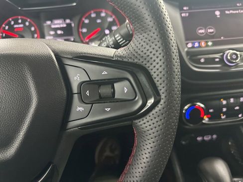 Used 2023 Chevrolet TrailBlazer RS image 34