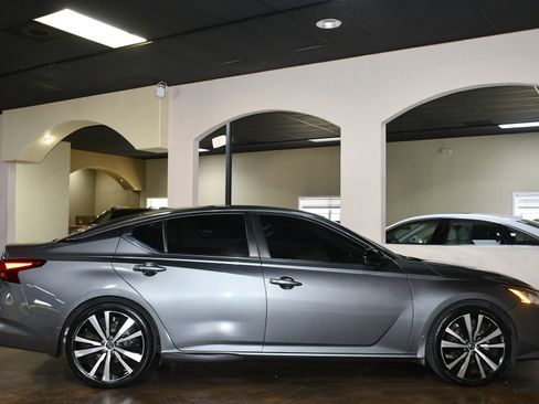 Used 2020 Nissan Altima 2.5 SR w/ Premium Package FWD image 52