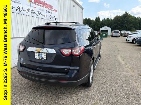 Used 2017 Chevrolet Traverse LT w/ Style and Technology Package FWD image 11