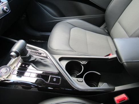 Used 2023 Kia Niro EX Touring image 43