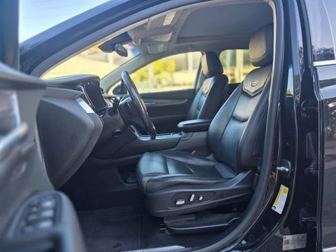 Used 2018 Cadillac XT5 Luxury w/ Driver Awareness Package FWD image 21