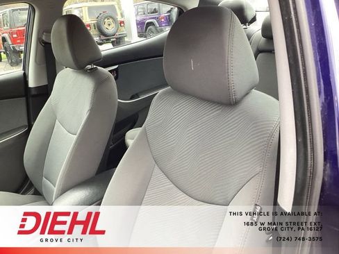 Used 2013 Hyundai Elantra GLS w/ Preferred Pkg FWD image 17