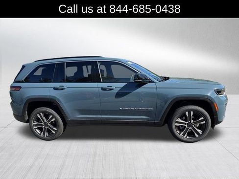 New 2027 Jeep Grand Cherokee Limited RWD image 4