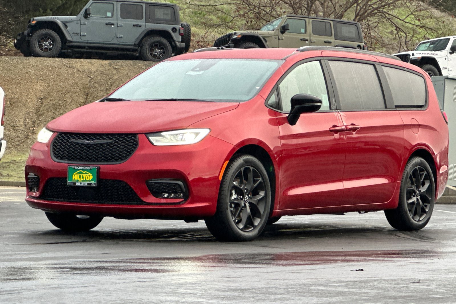 New 2026 Chrysler Pacifica Select w/ S Appearance Package FWD image 9