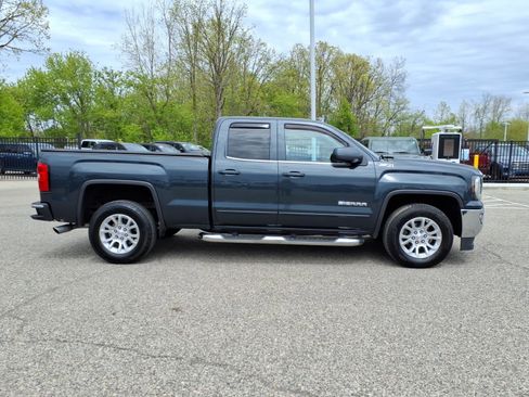 Used 2018 GMC Sierra 1500 SLE w/ SLE Value Package AWD/4WD image 9