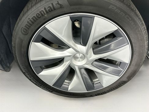 Used 2023 Tesla Model Y Long Range AWD/4WD image 11