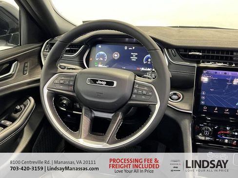 New 2025 Jeep Grand Cherokee Limited w/ Luxury Tech Group II image 19