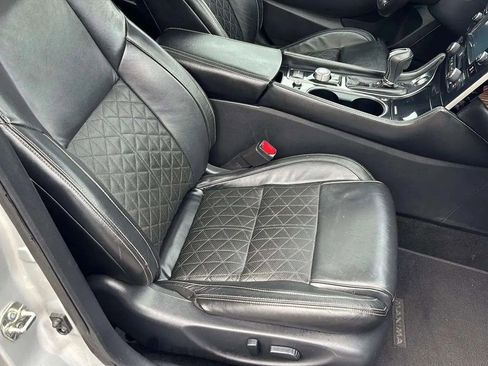 Used 2017 Nissan Maxima Platinum image 32