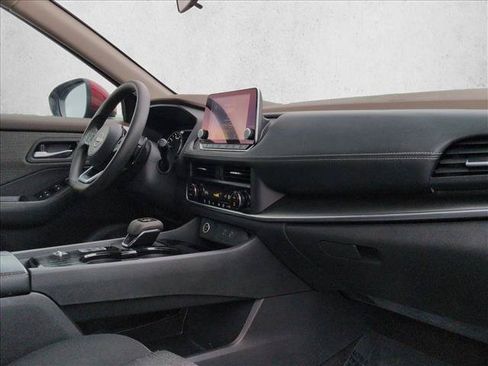 Used 2023 Nissan Rogue SV FWD image 21