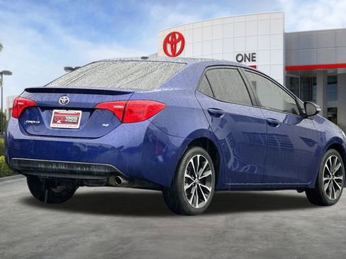 Used 2018 Toyota Corolla SE w/ SE Premium Package image 4