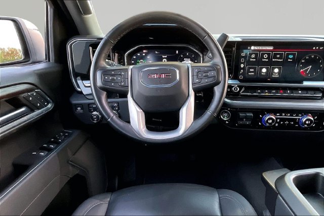 Used 2025 GMC Sierra 1500 SLT AWD/4WD image 8
