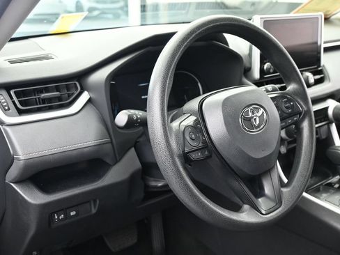 Used 2024 Toyota RAV4 LE AWD/4WD image 14