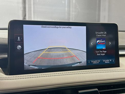 Used 2025 Genesis G70 2.5T image 23