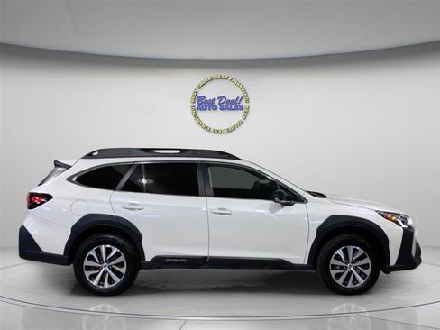 Used 2024 Subaru Outback Premium AWD/4WD image 6