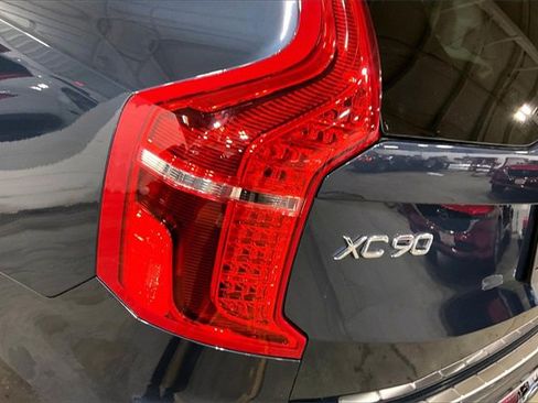 Certified 2022 Volvo XC90 T6 Inscription w/ Climate Package image 31