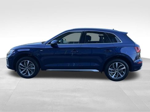Used 2023 Audi Q5 2.0T Premium w/ Convenience Package AWD/4WD image 2