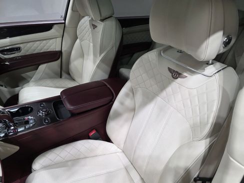 Used 2019 Bentley Bentayga AWD/4WD image 7