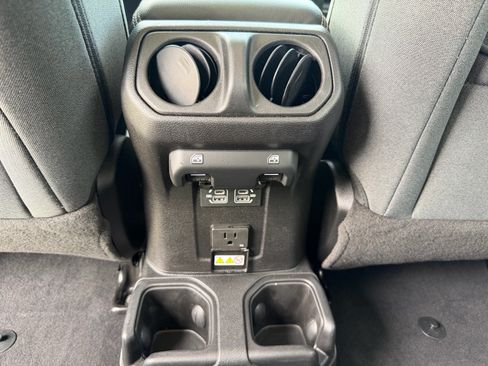 Used 2025 Jeep Wrangler Sahara AWD/4WD image 13