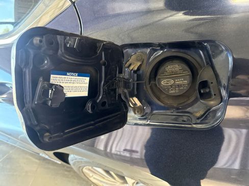 Used 2020 Lexus ES 300h w/ Premium Package FWD image 10