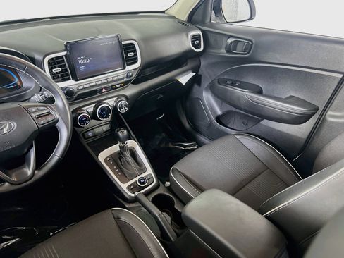 Used 2023 Hyundai Venue Limited FWD image 21