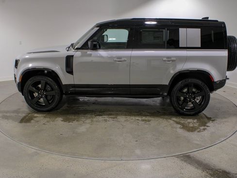 New 2026 Land Rover Defender 110 X-Dynamic SE image 2