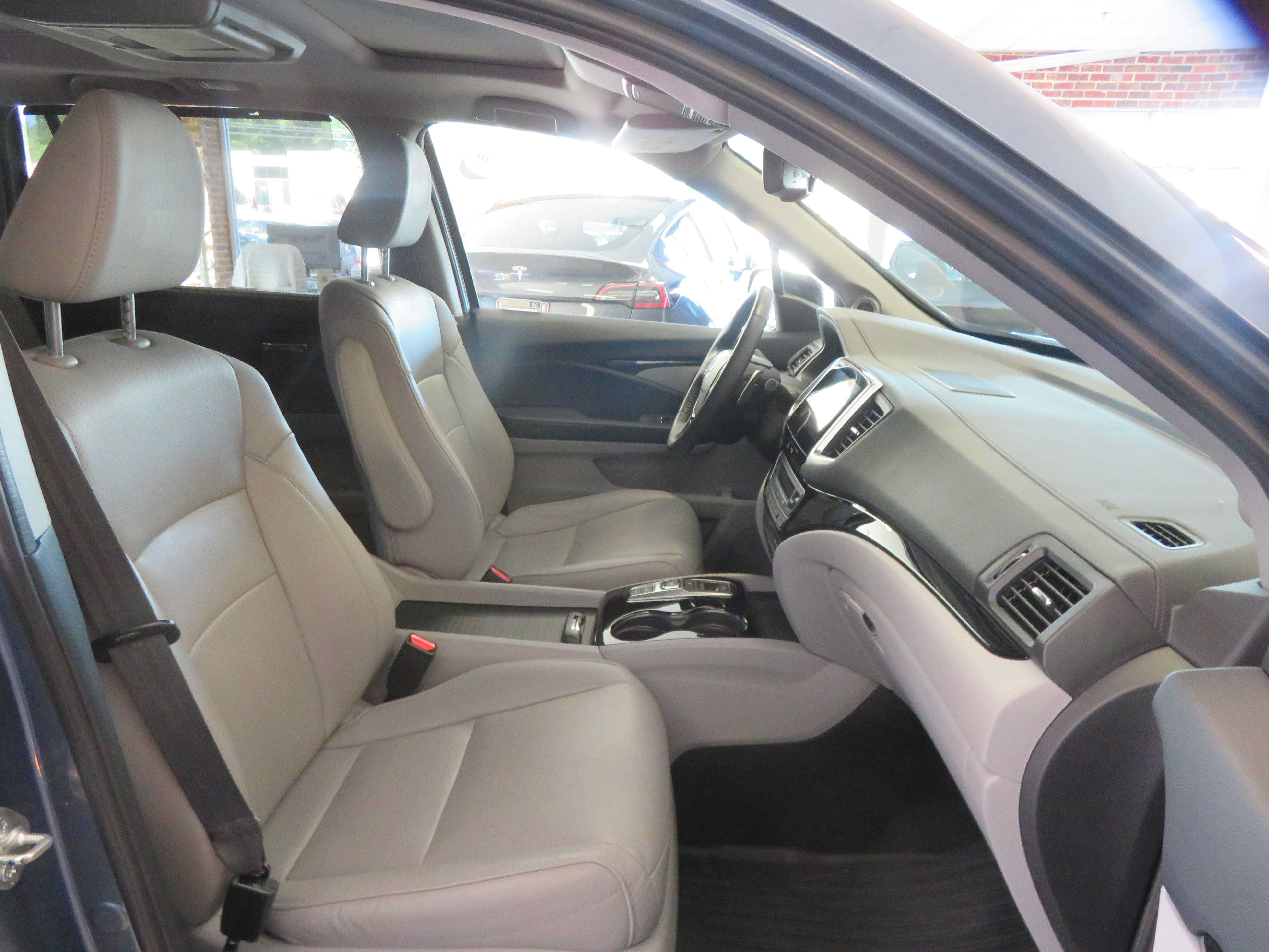 Used 2017 Honda Pilot Elite image 31