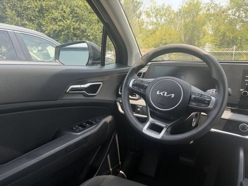 Used 2025 Kia Sportage LX AWD/4WD image 33